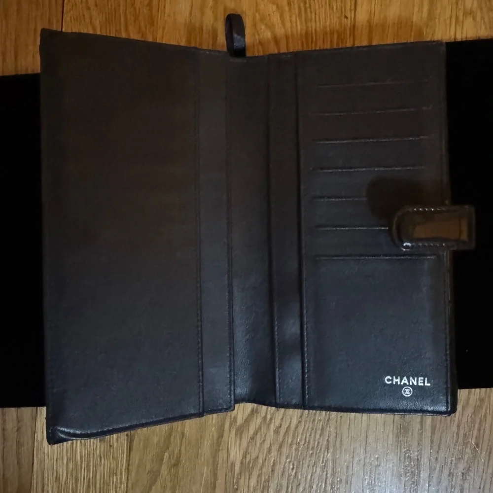 CHANEL - Black Patent Quilted Leather Flap Wallet - Picture 3 of 12